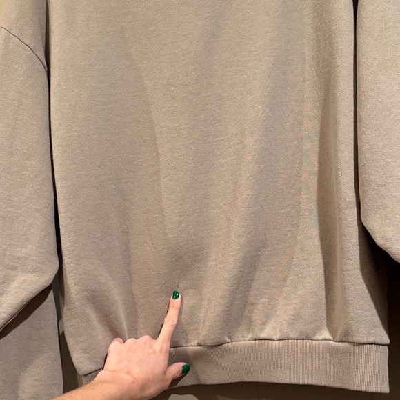 ALO Yoga Tan Crewneck - Picture 3 of 3